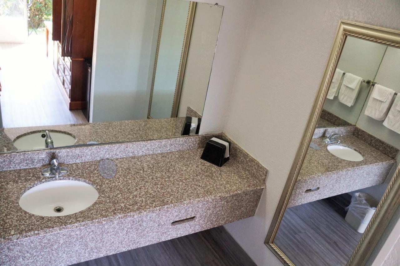 Hotel Elev8 คอนโร ภายนอก รูปภาพ