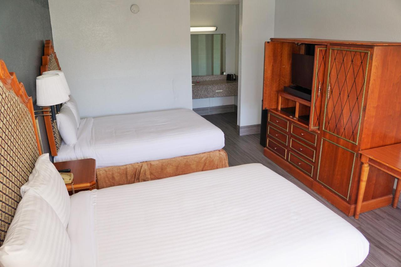 Hotel Elev8 คอนโร ภายนอก รูปภาพ