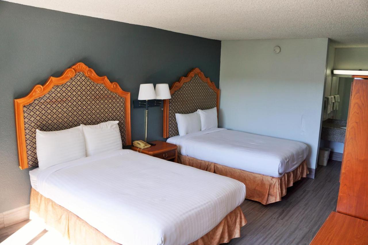 Hotel Elev8 คอนโร ภายนอก รูปภาพ