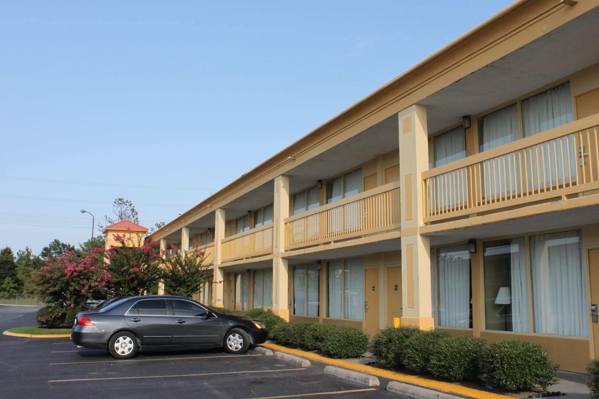 Hotel Elev8 คอนโร ภายนอก รูปภาพ